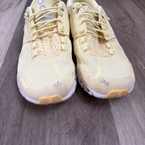 On Cloud Sneakers - Picture 3 of 7